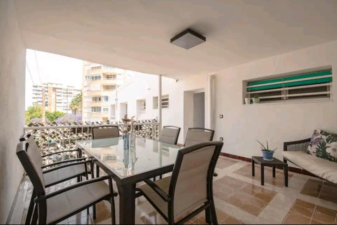 Stylish & Fully Furnished 3 Bedrooms Flat -4 Min Walk To Beautiful Beach Alicante Exteriör bild